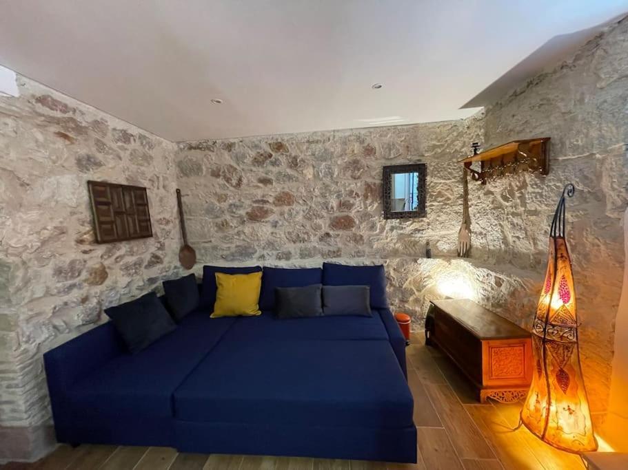 Stone Inn Near Acropolis & Metro 石头记 Felsenhohle Ateny Zewnętrze zdjęcie