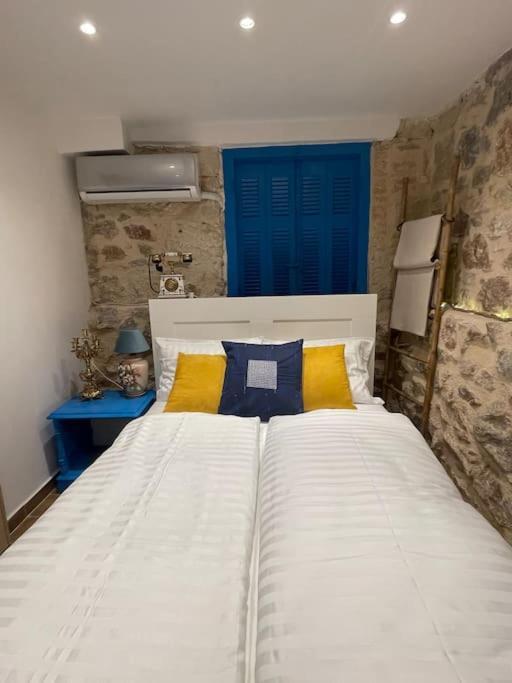 Stone Inn Near Acropolis & Metro 石头记 Felsenhohle Ateny Zewnętrze zdjęcie