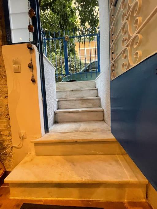 Stone Inn Near Acropolis & Metro 石头记 Felsenhohle Ateny Zewnętrze zdjęcie