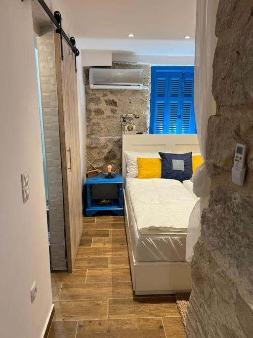 Stone Inn Near Acropolis & Metro 石头记 Felsenhohle Ateny Zewnętrze zdjęcie