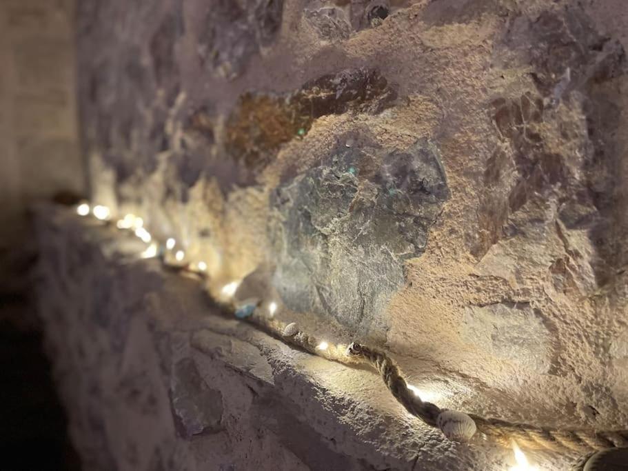 Stone Inn Near Acropolis & Metro 石头记 Felsenhohle Ateny Zewnętrze zdjęcie